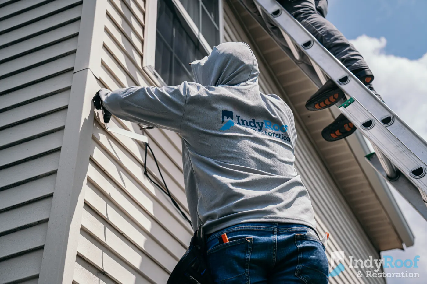 Trim and flashing detail on a Bellwood siding job