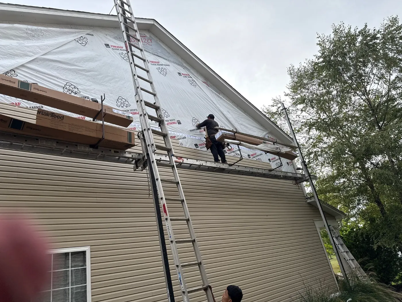 Trim and flashing detail on a Bellwood siding job